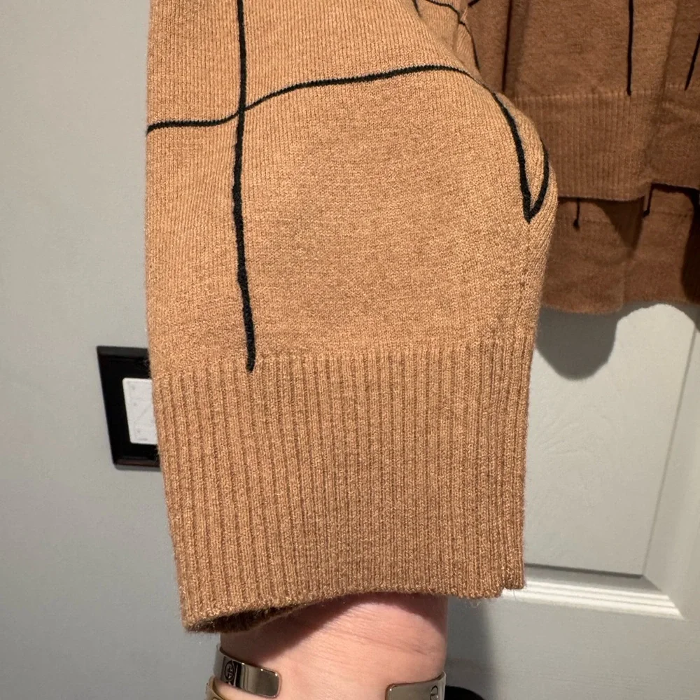 Auth. ✅ Women’s Brown/Black “Checkered” Long Sleeve Size XL🤎🖤 - Picture 5 of 7